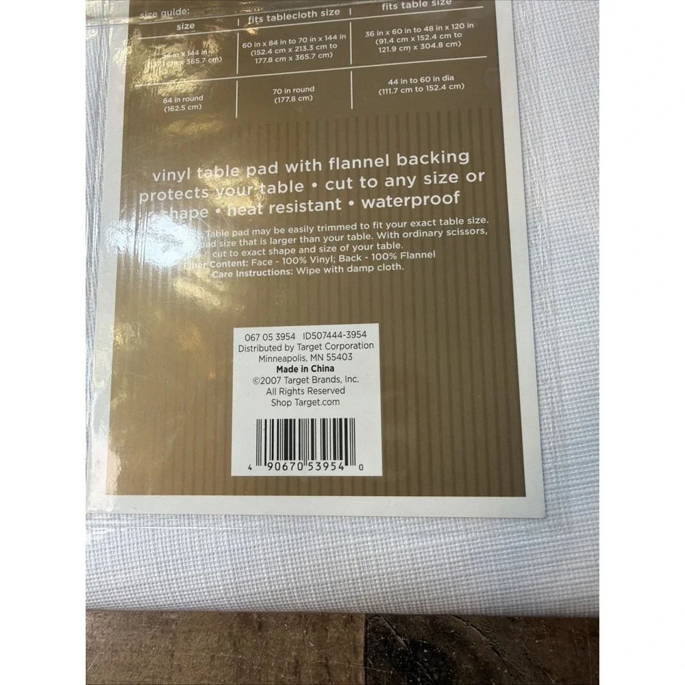 Golden Holidays 64-Inch Round Vinyl Table Pad in White‎ Flannel Backing 2007